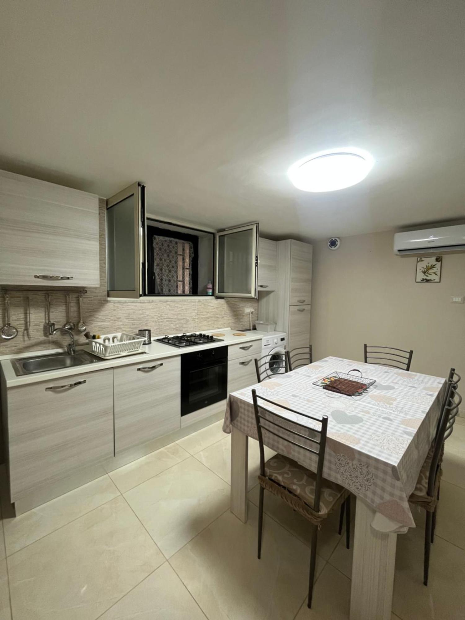 Duezerosei Naples